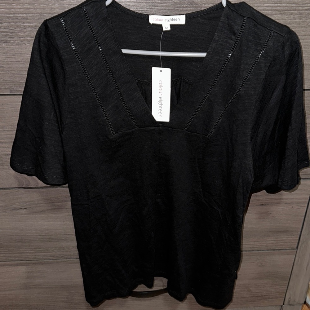 Cute Black dressy top!!❤️